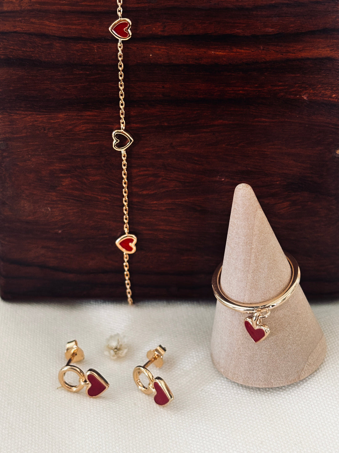 Parure bijoux fille : le cadeau élégant et intemporel