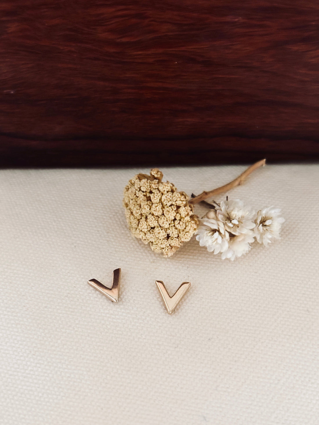 Boucles d'oreilles pour adolescentes : comment choisir le modèle idéal ?