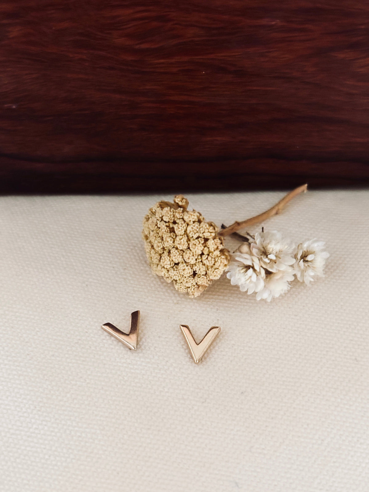 Boucles d'oreilles pour adolescentes : comment choisir le modèle idéal ?
