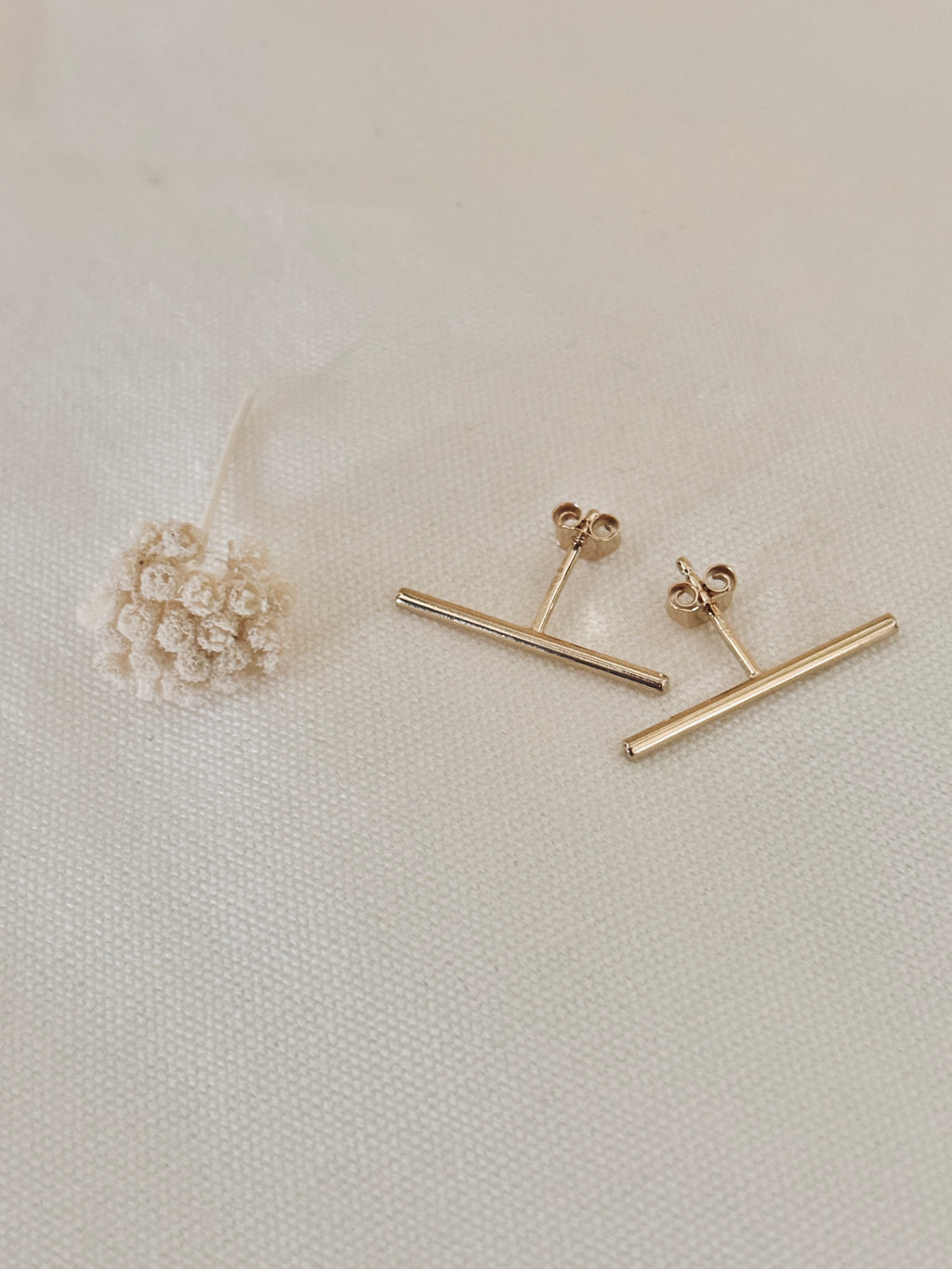 Boucles d'Oreilles Puces Barre Billy Plaqué Or
