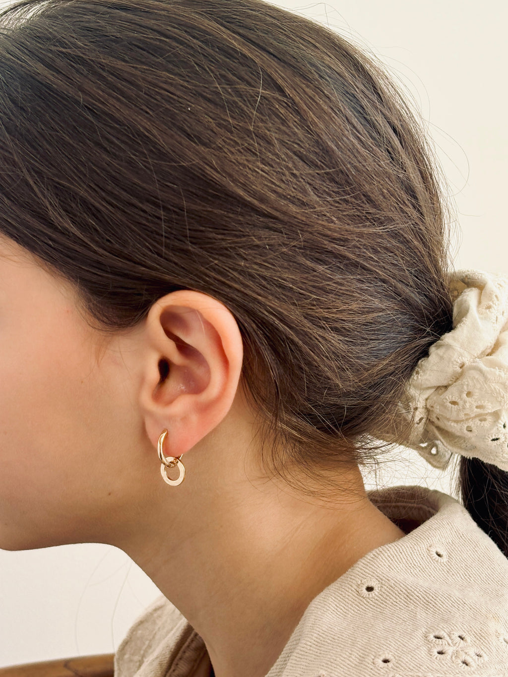 Boucles d'Oreilles Créoles Doubles Martelées Margaux Plaqué Or