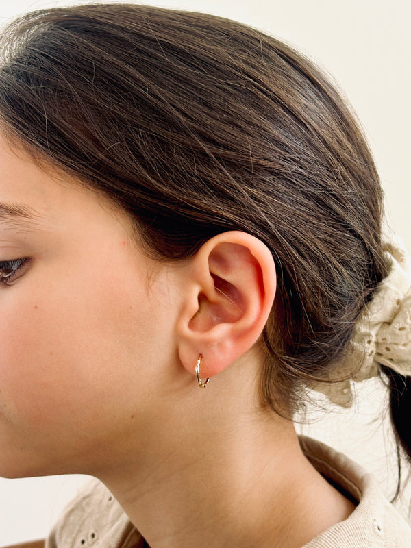 Boucles d'Oreilles Créoles Martelées Agathe Plaqué Or