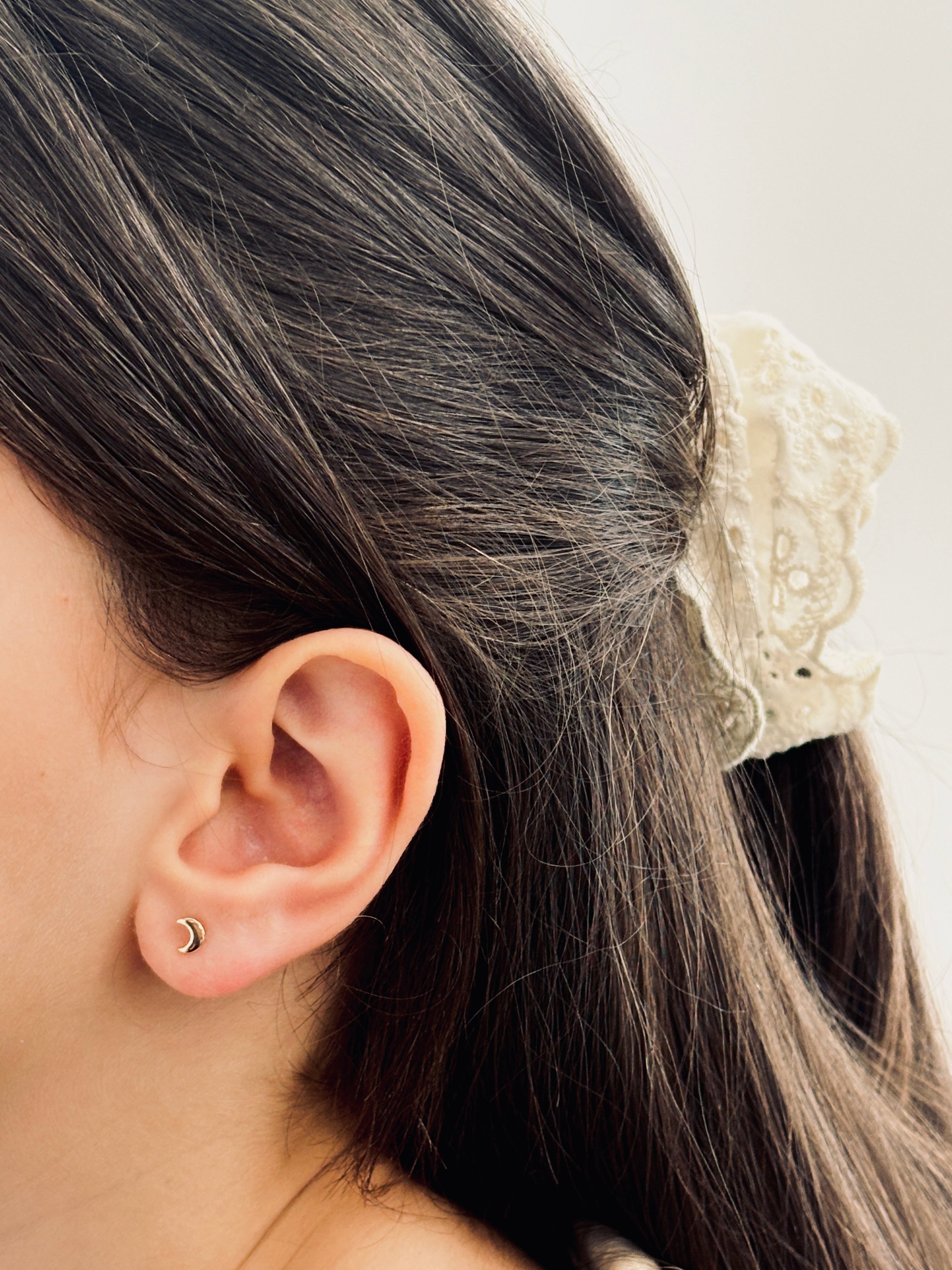 Boucles d'Oreilles Puces Lune Anaïs Plaqué Or