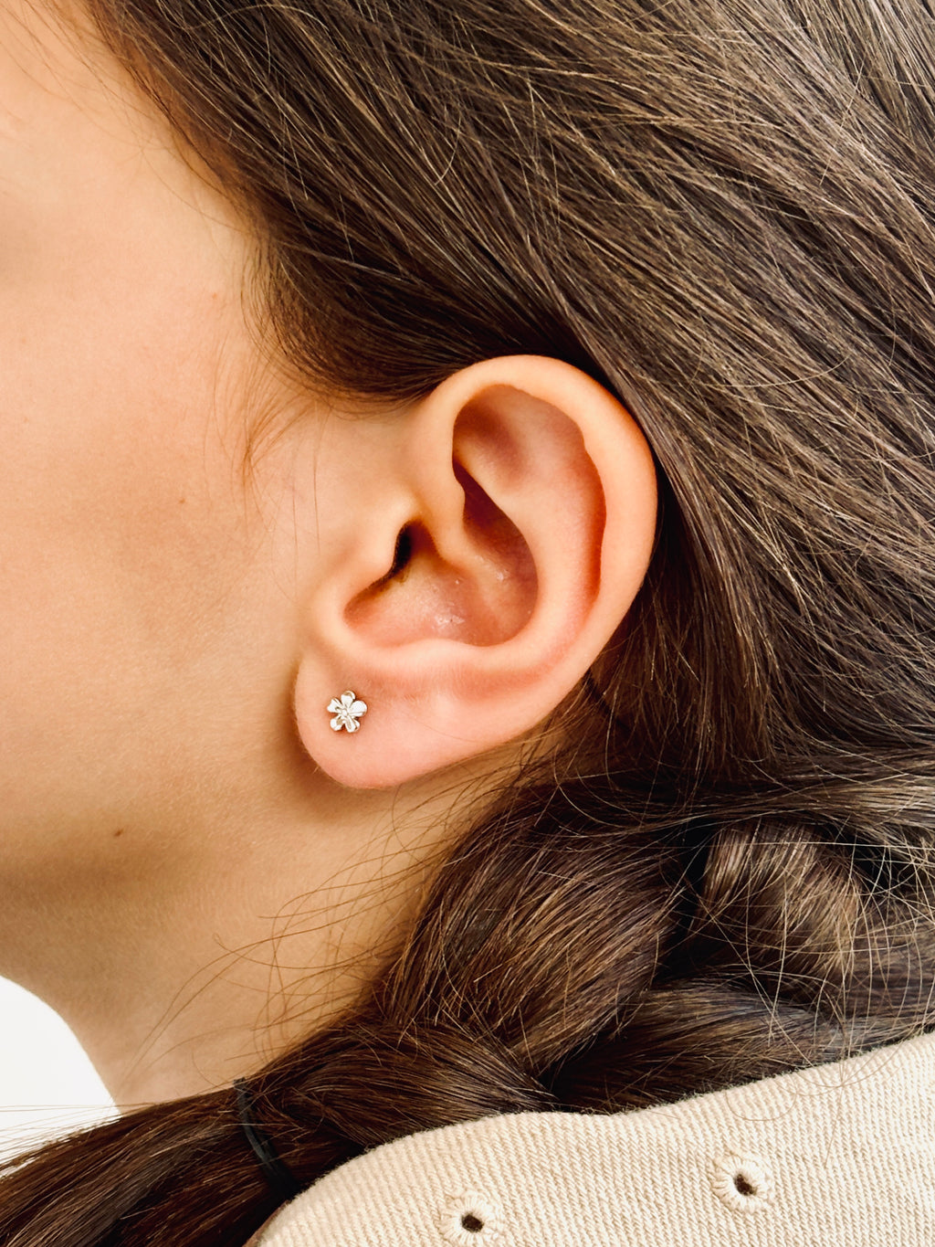 Boucles d'Oreilles Puces Fleurs Flora Argent