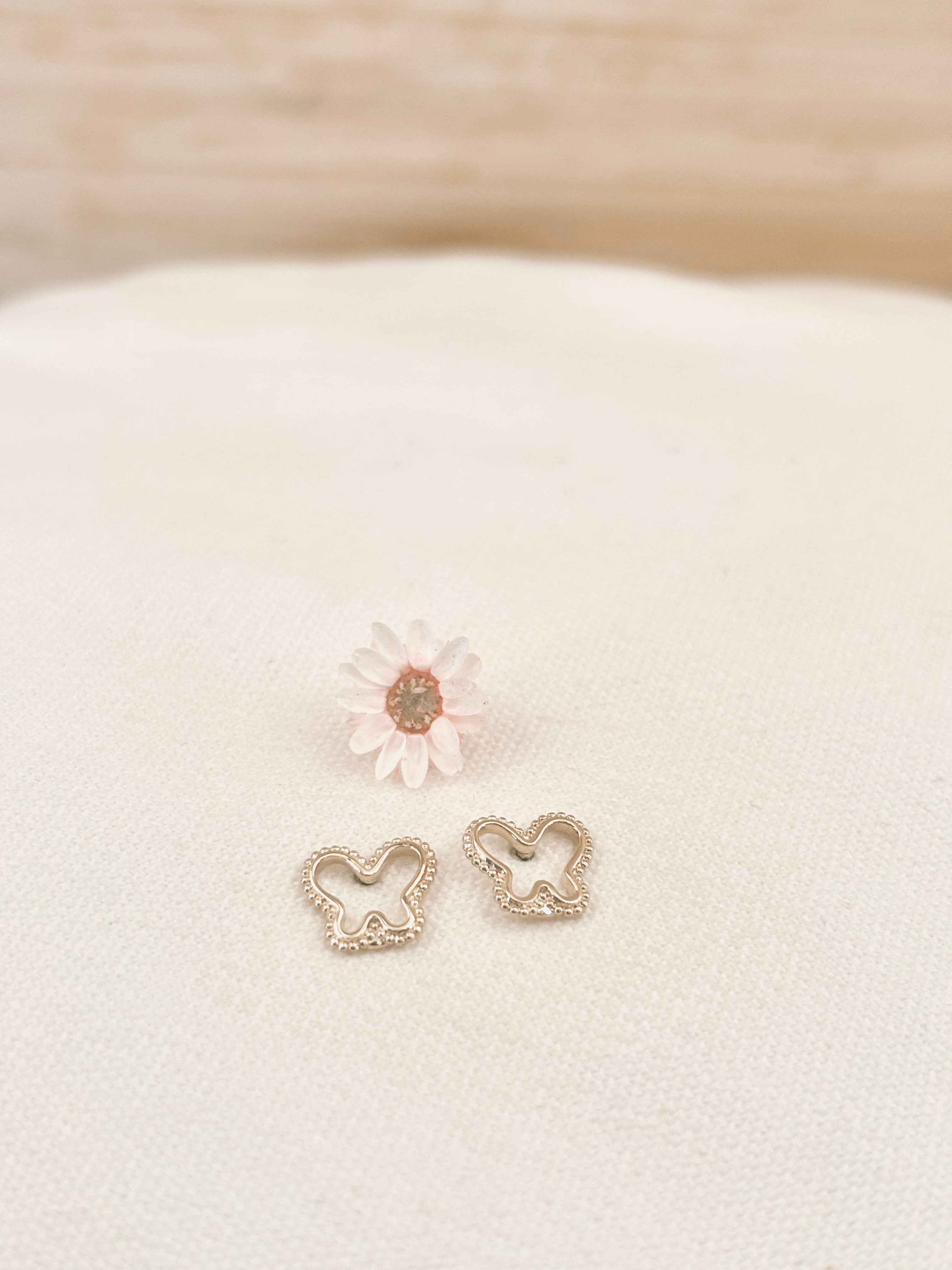 Boucles d'Oreilles Puces Papillon Ajouré Suzon Plaqué Or