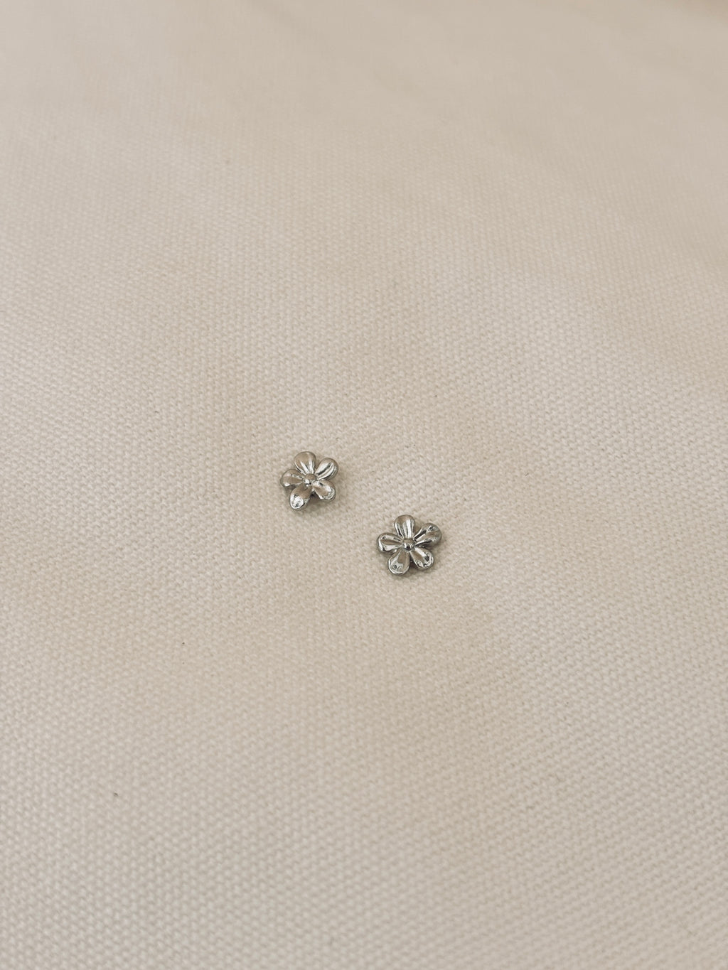 Boucles d'Oreilles Puces Fleurs Flora Argent