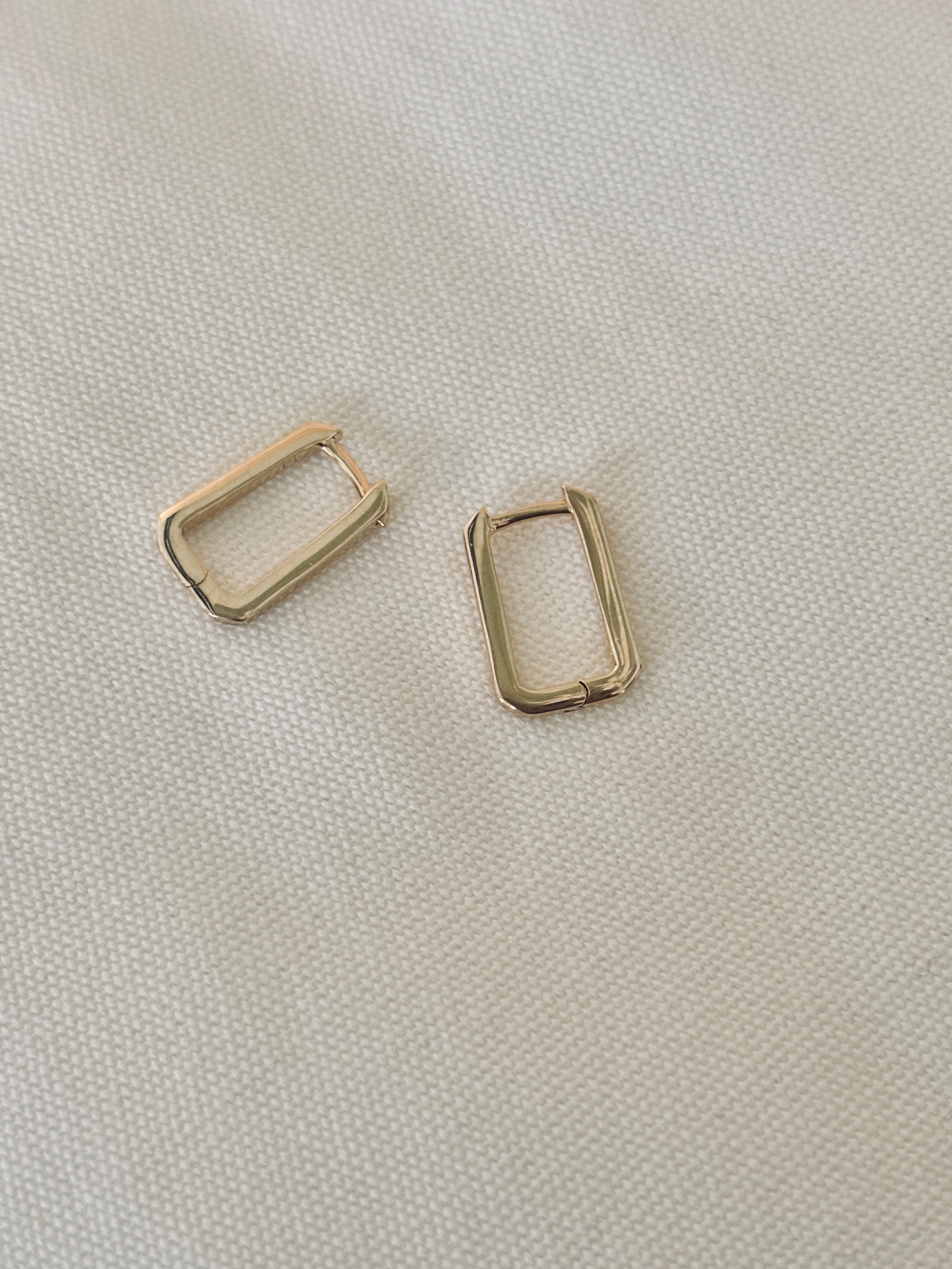 Boucles d'Oreilles Créoles Rectangle Mini Brune Plaqué Or