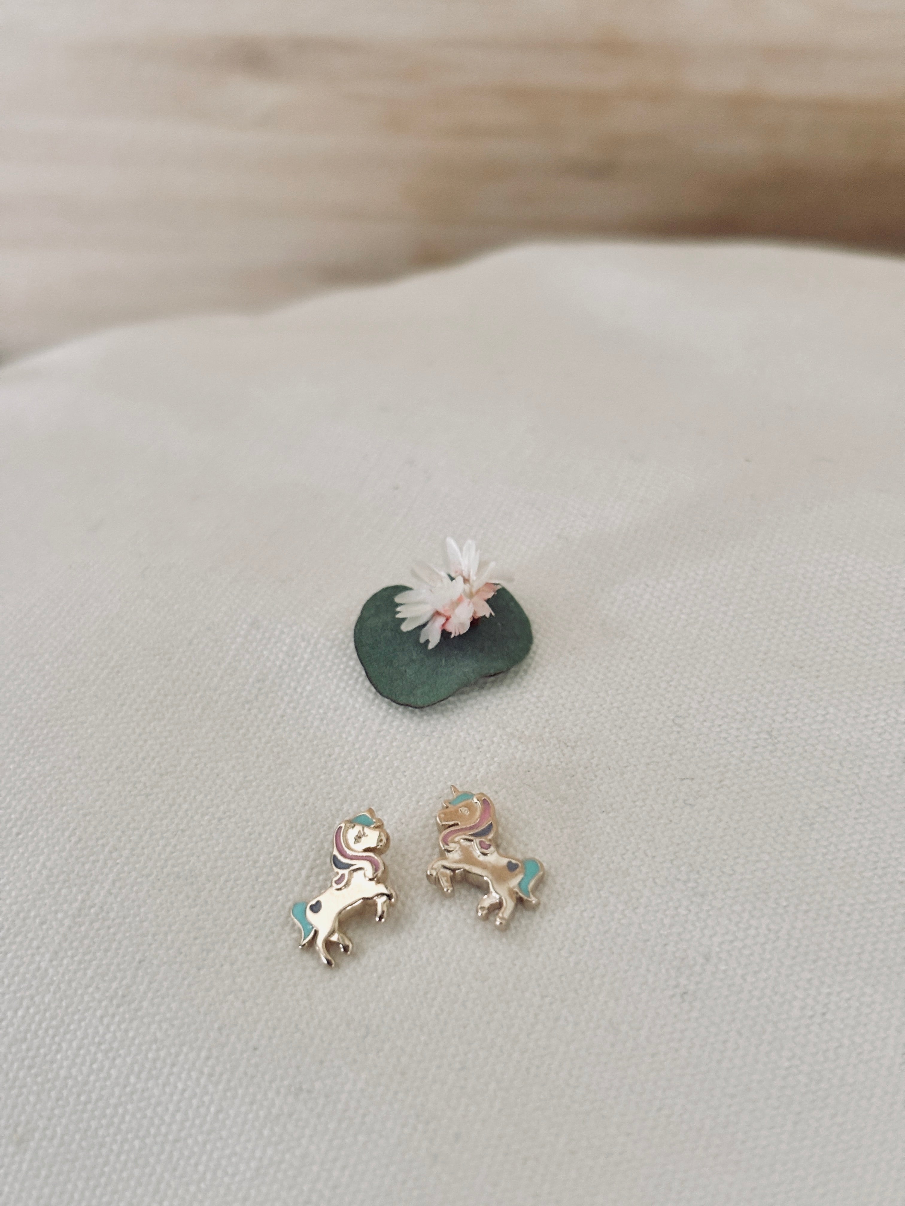 Boucles d'Oreilles Puces Licorne Lise Plaqué Or