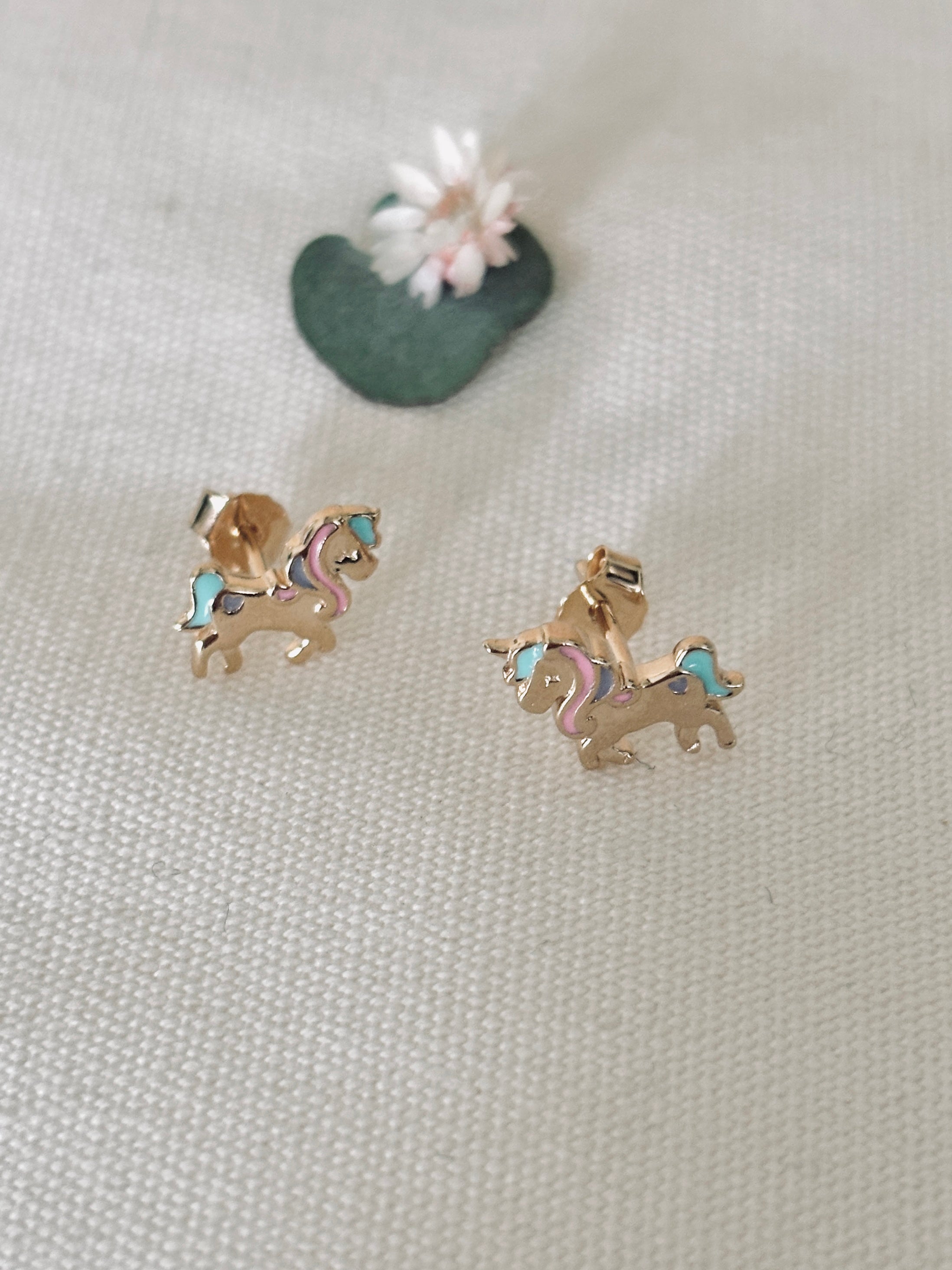 Boucles d'Oreilles Puces Licorne Lise Plaqué Or