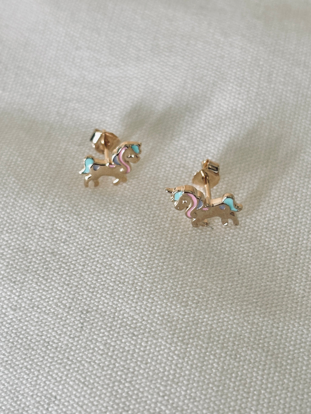 Boucles d'Oreilles Puces Licorne Lise Plaqué Or