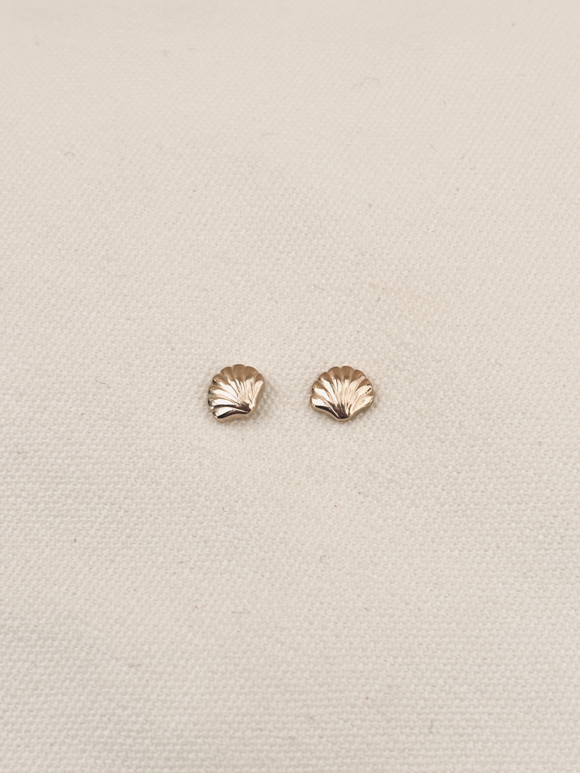 Boucles d'Oreilles Puces Coquillage Colette Plaqué Or