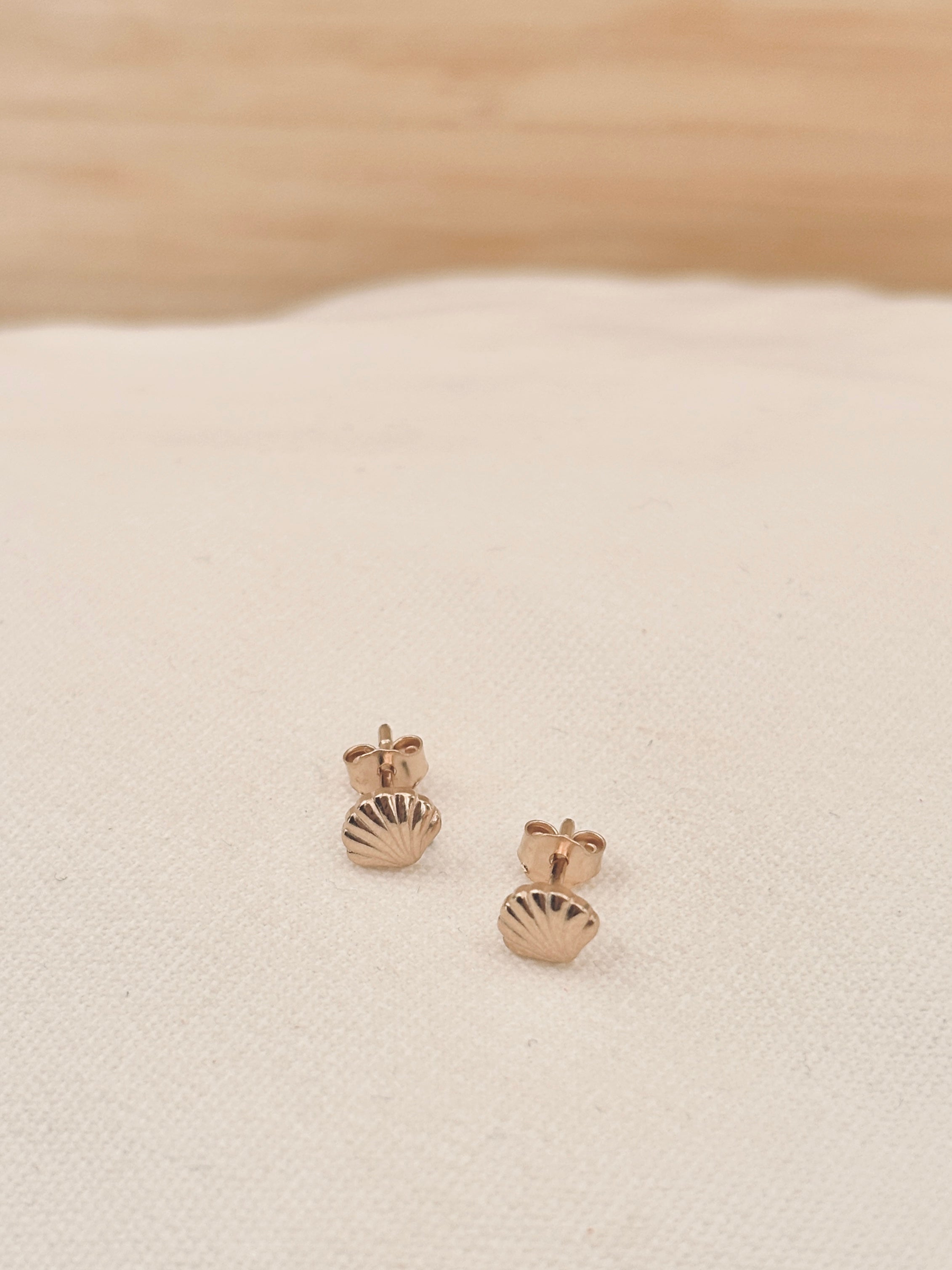 Boucles d'Oreilles Puces Coquillage Colette Plaqué Or