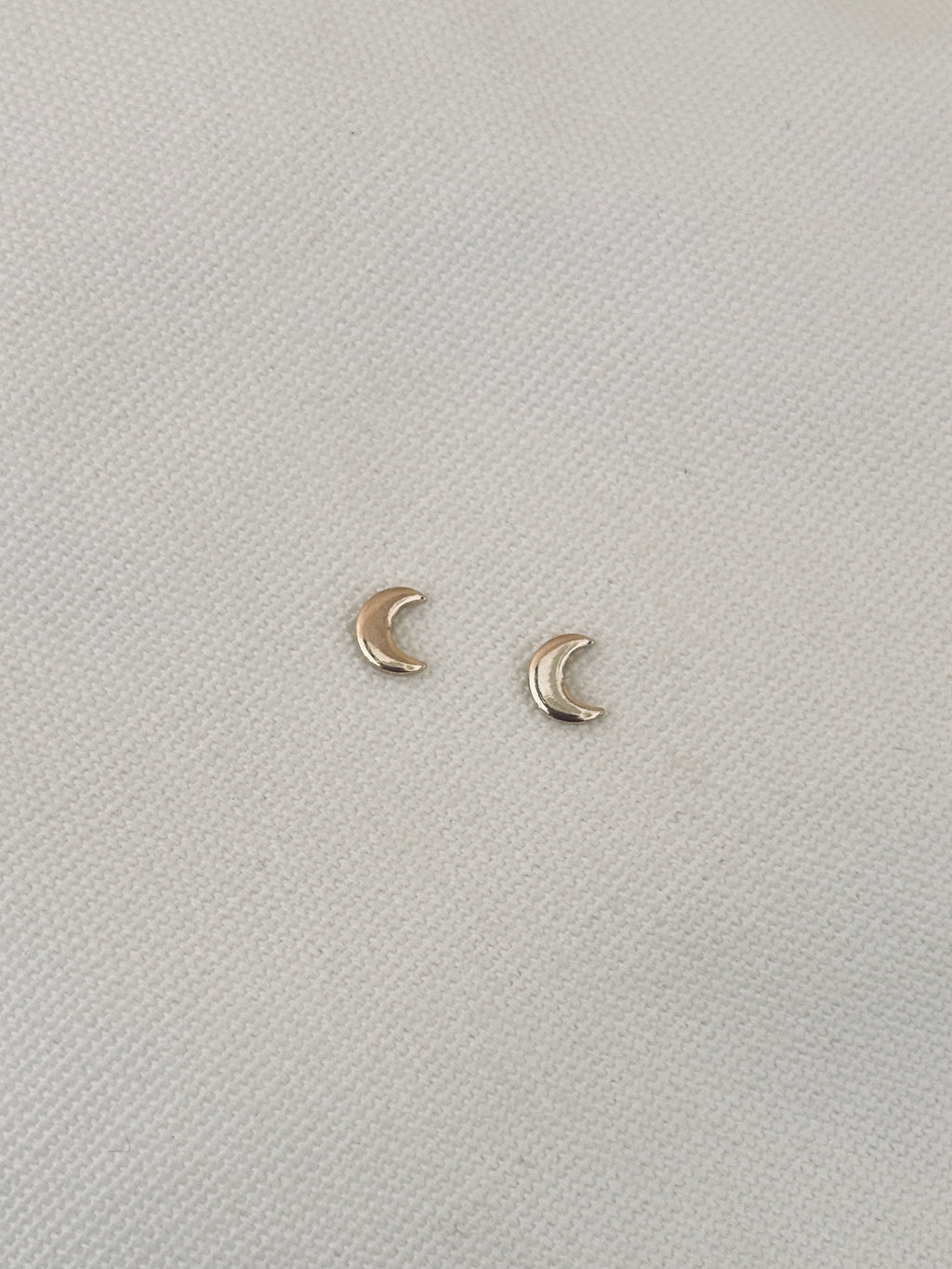 Boucles d'Oreilles Puces Lune Anaïs Plaqué Or
