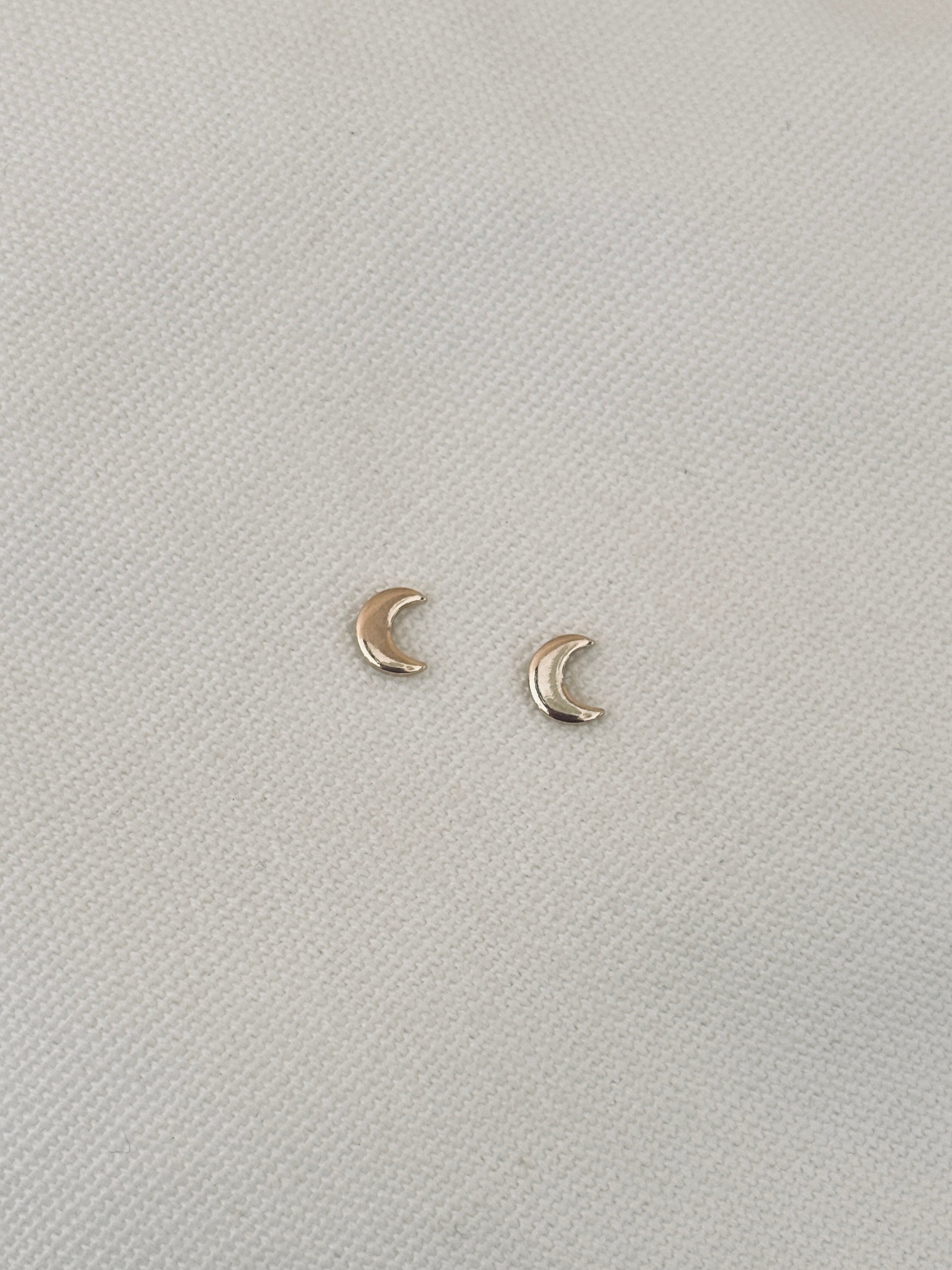 Boucles d'Oreilles Puces Lune Anaïs Plaqué Or