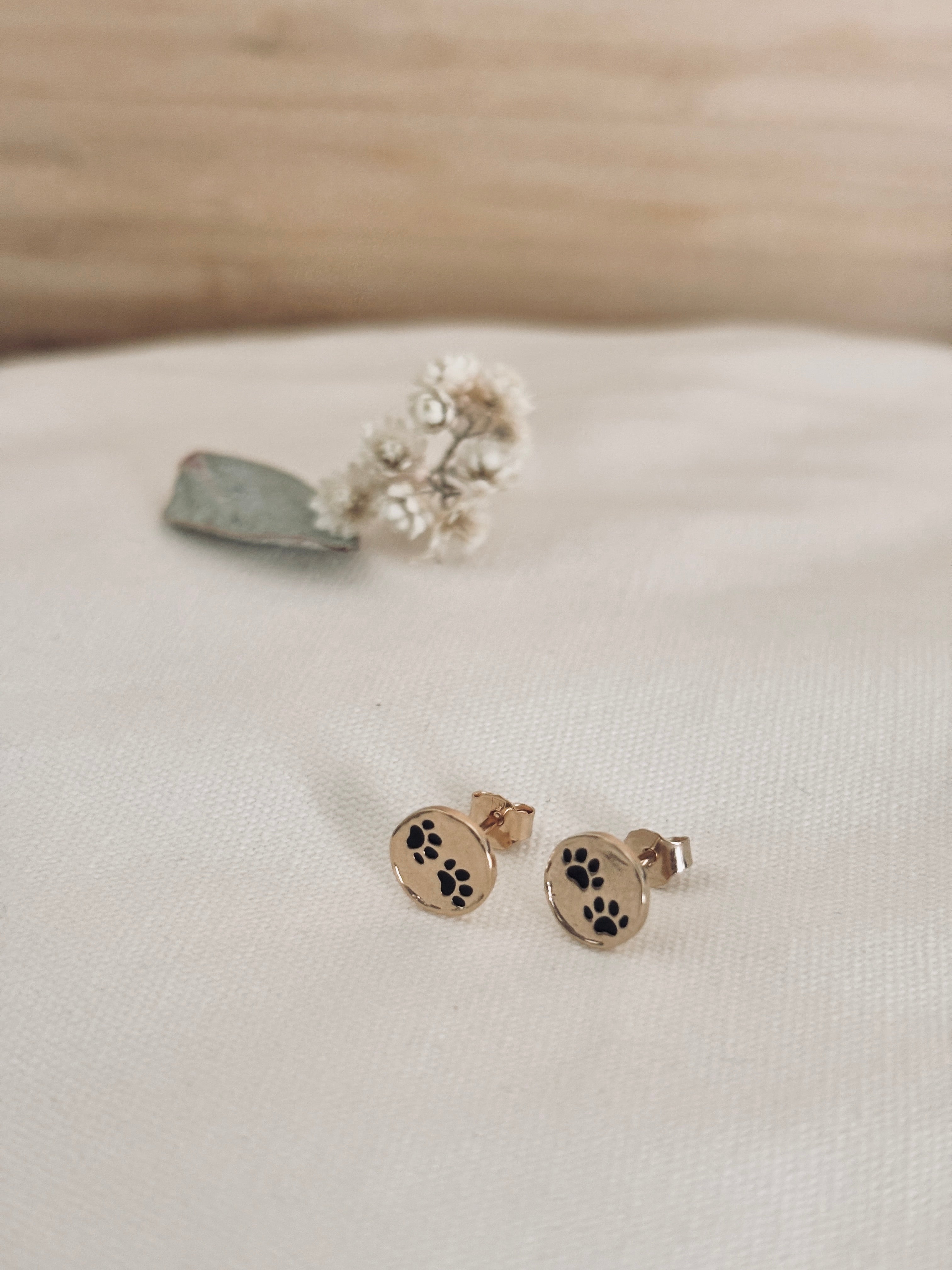 Boucles d'Oreilles Puces Patte De Chien Rita Plaqué Or