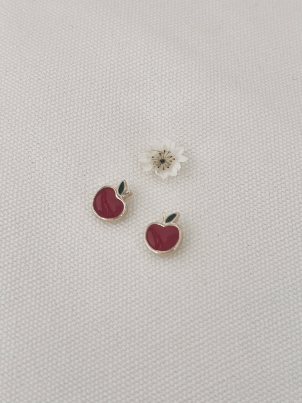 Boucles d'Oreilles Puces Pomme Zélie Plaqué Or