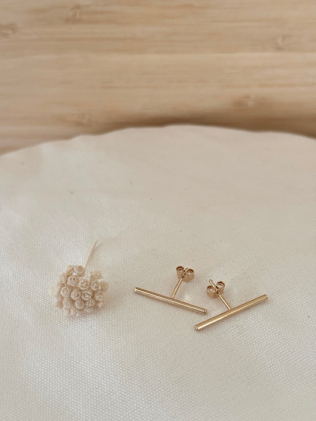 Boucles d'Oreilles Puces Barre Billy Plaqué Or