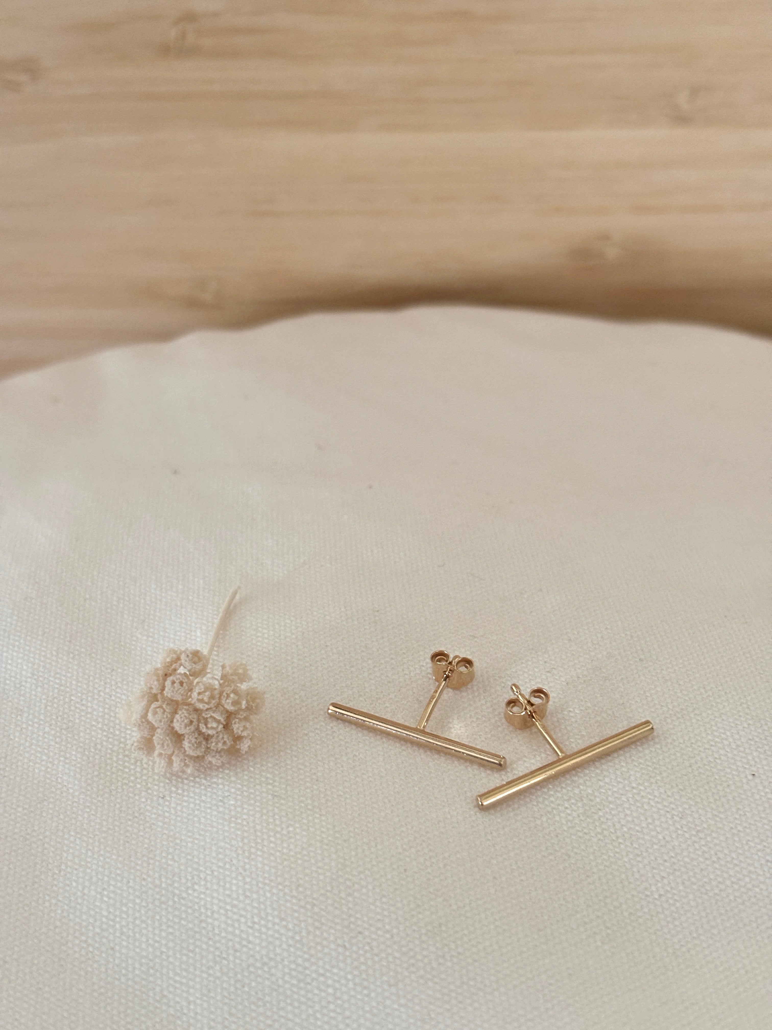 Boucles d'Oreilles Puces Barre Billy Plaqué Or