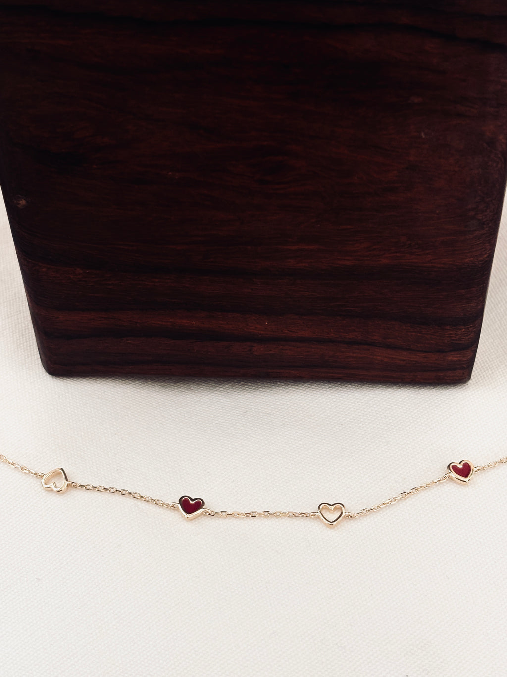 Bracelet Cœurs Rouges et Ajourés Valentine Plaqué Or