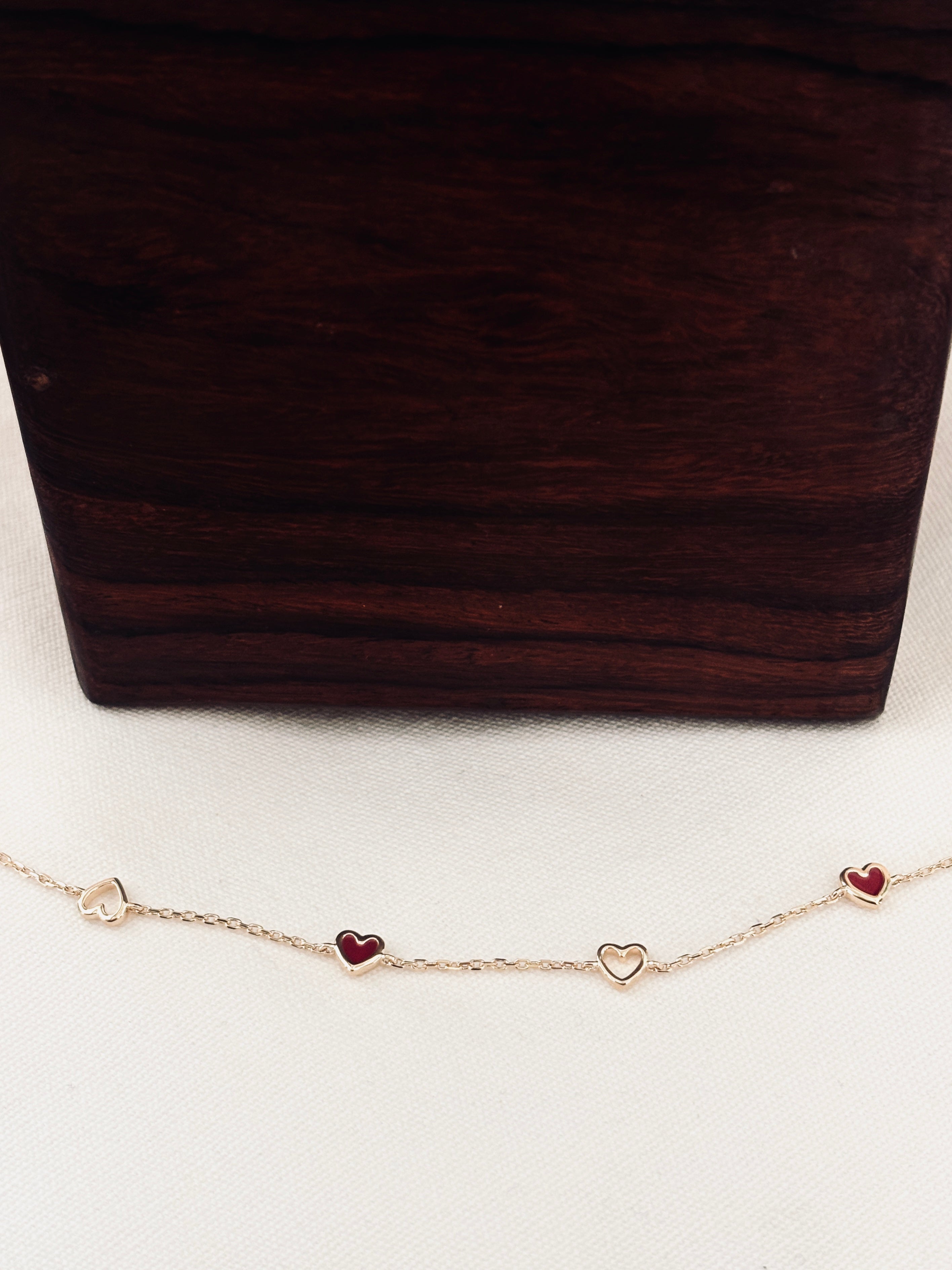 Bracelet Cœurs Rouges et Ajourés Valentine Plaqué Or