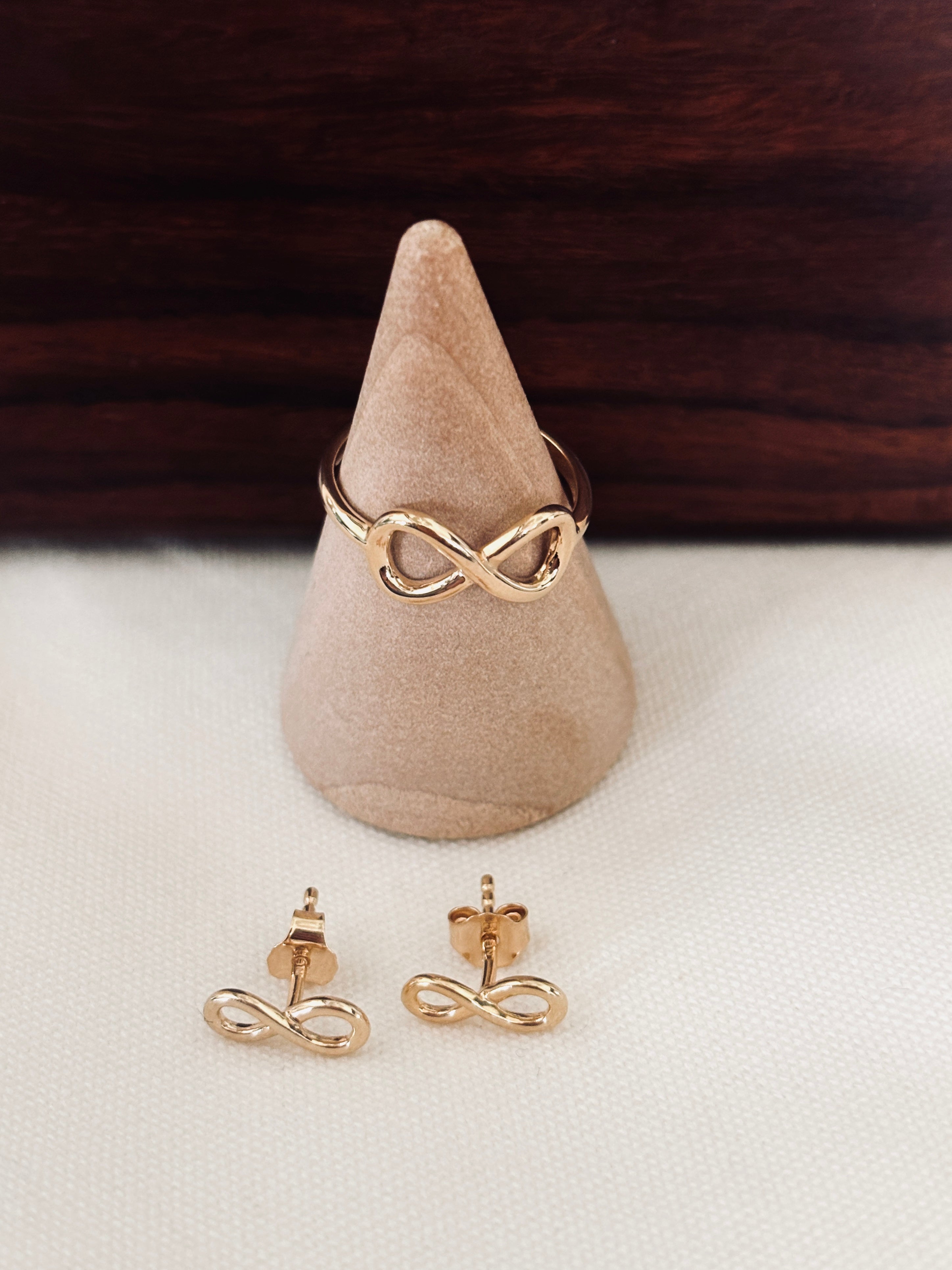 Boucles d'Oreilles Puces Infini Callie Plaqué Or