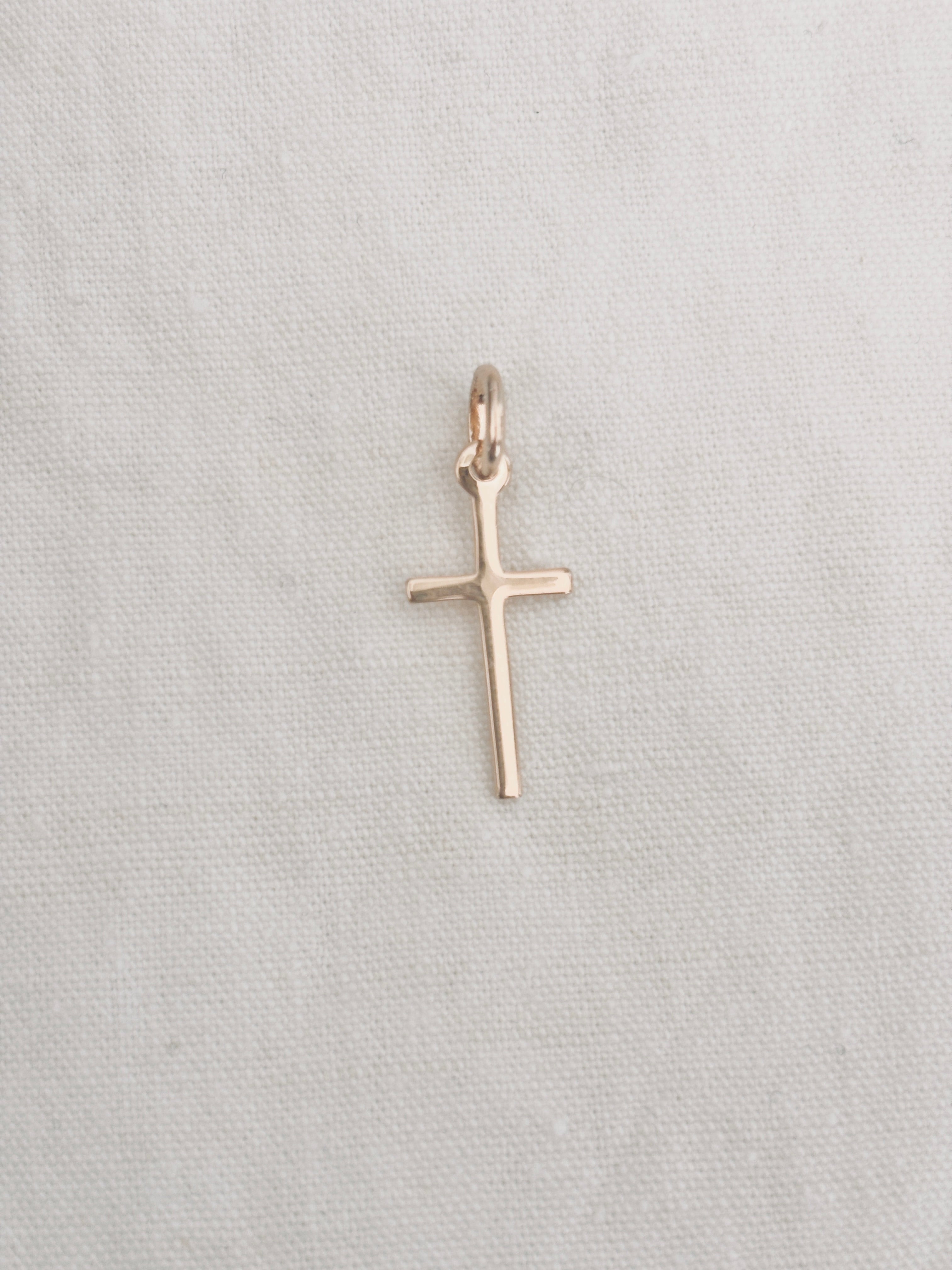 Pendentif Croix Fine Célie Plaqué Or