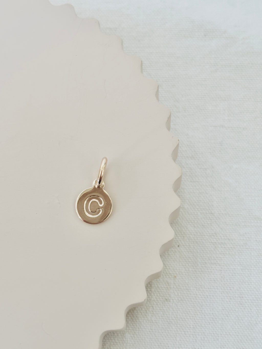 Pendentif Lettre Médaille Gabriel Plaqué Or