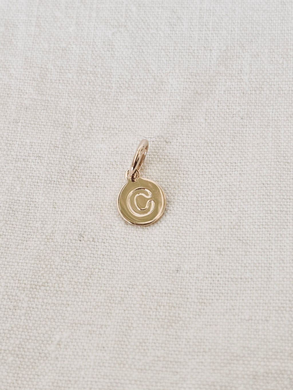 Pendentif Lettre Médaille Gabriel Plaqué Or