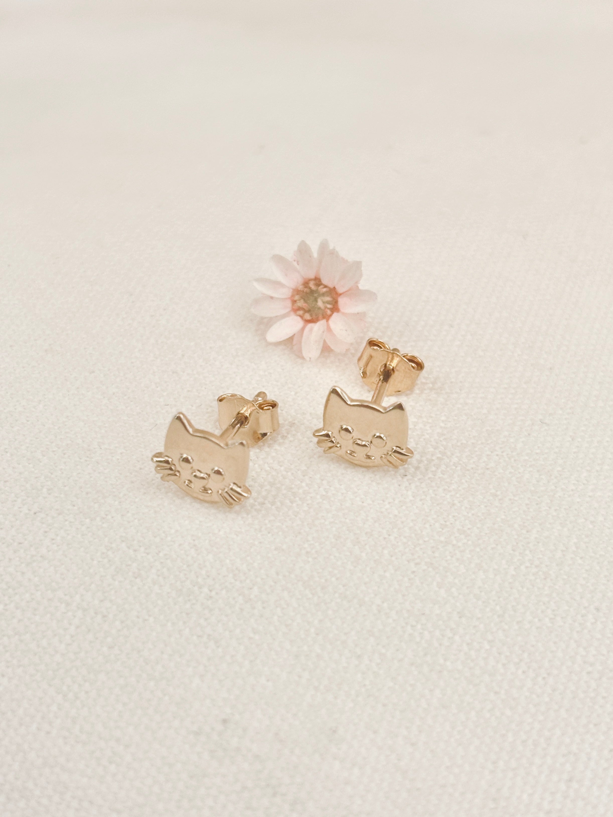 * Boucles d'Oreilles Puces Kitty Plaqué Or