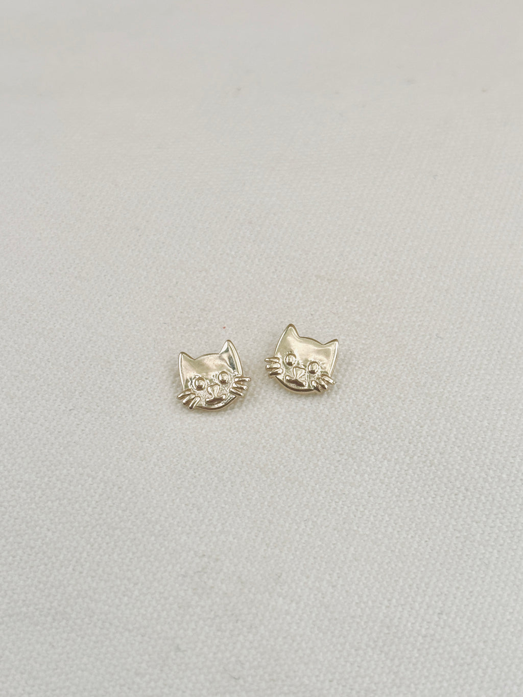 * Boucles d'Oreilles Puces Kitty Plaqué Or