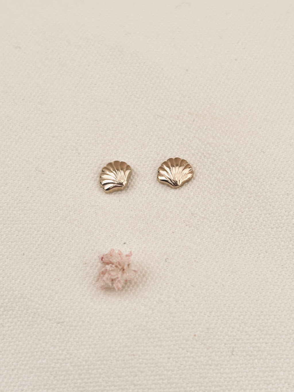 Boucles d'Oreilles Puces Coquillage Colette Plaqué Or