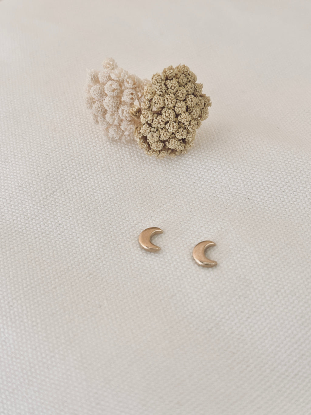Boucles d'Oreilles Puces Lune Anaïs Plaqué Or