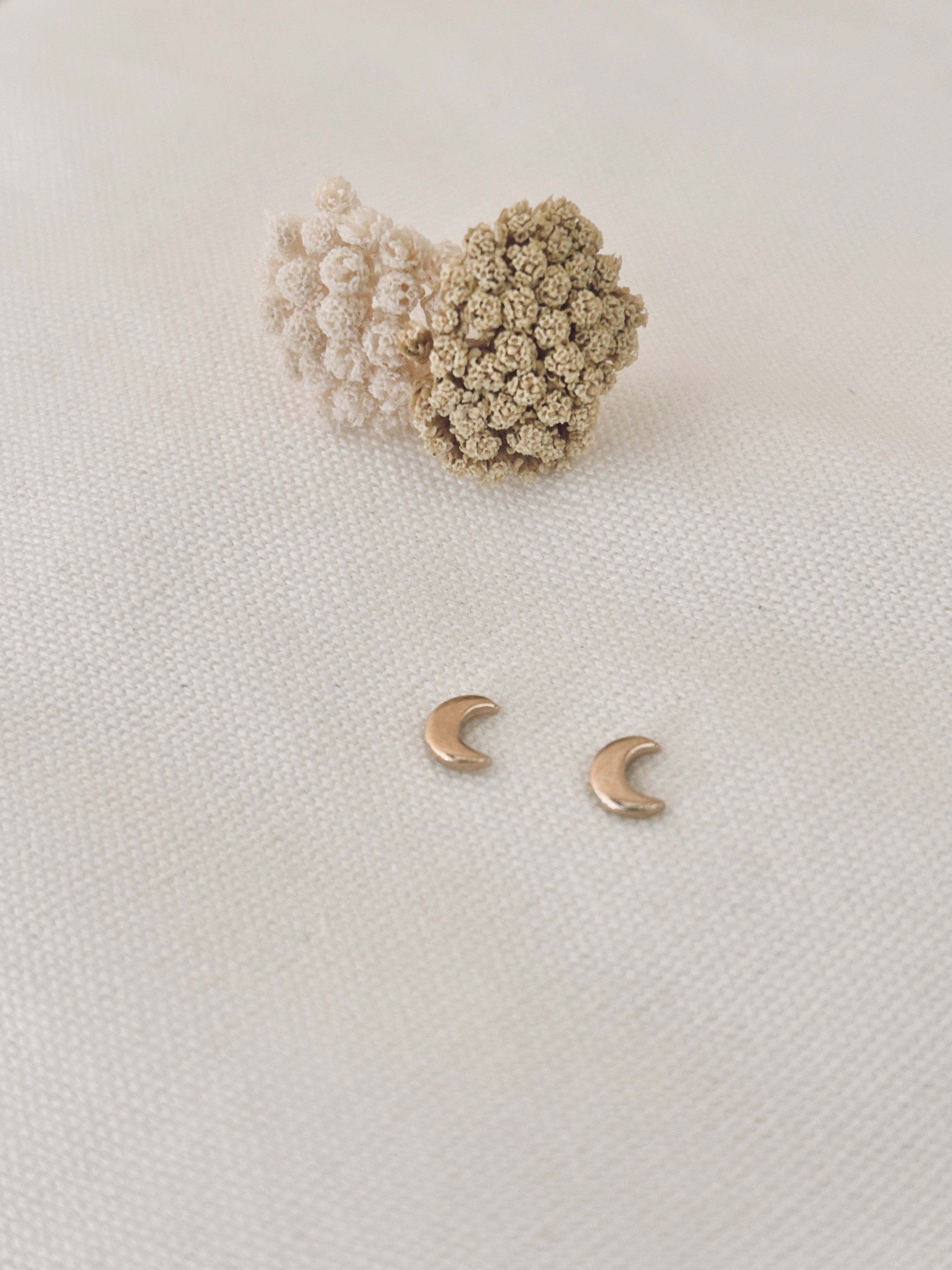 Boucles d'Oreilles Puces Lune Anaïs Plaqué Or