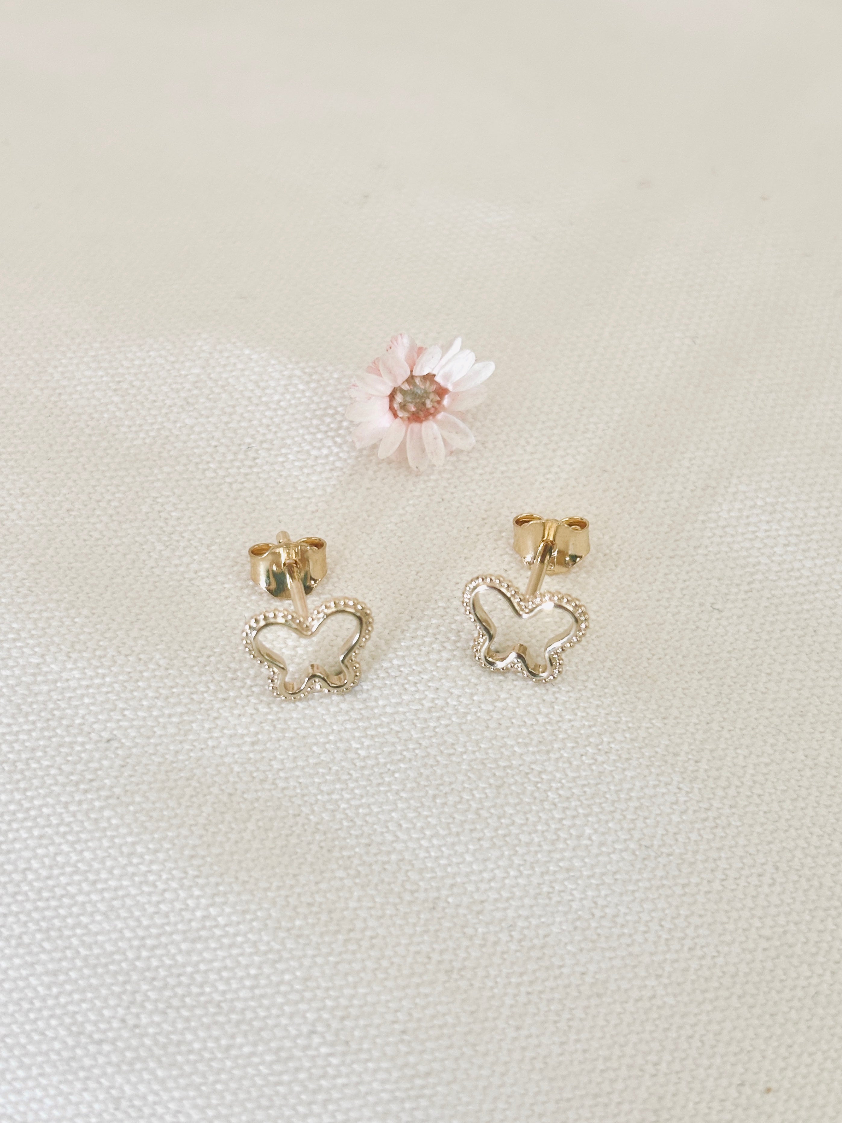 Boucles d'Oreilles Puces Papillon Ajouré Suzon Plaqué Or