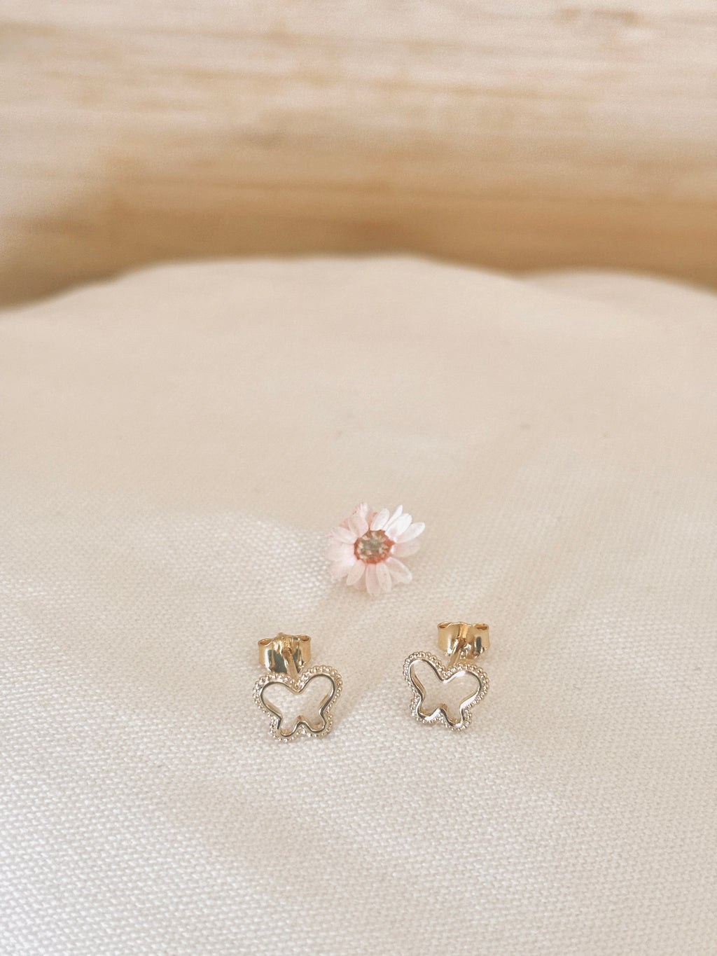 Boucles d'Oreilles Puces Papillon Ajouré Suzon Plaqué Or