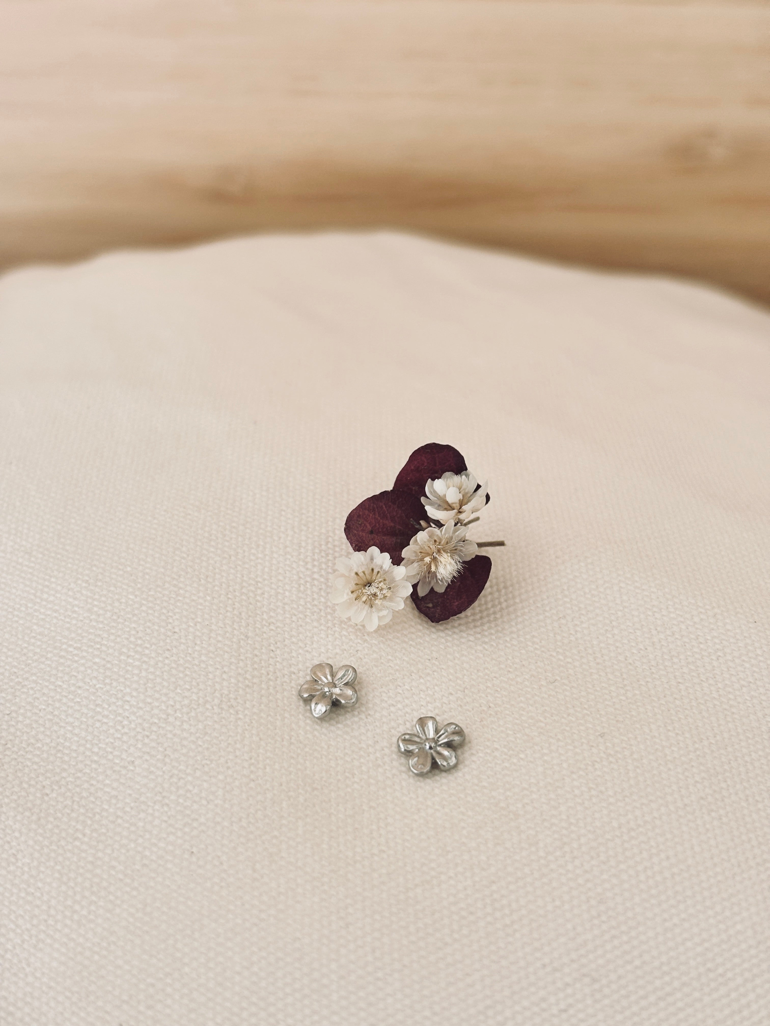 Boucles d'Oreilles Puces Fleurs Flora Argent