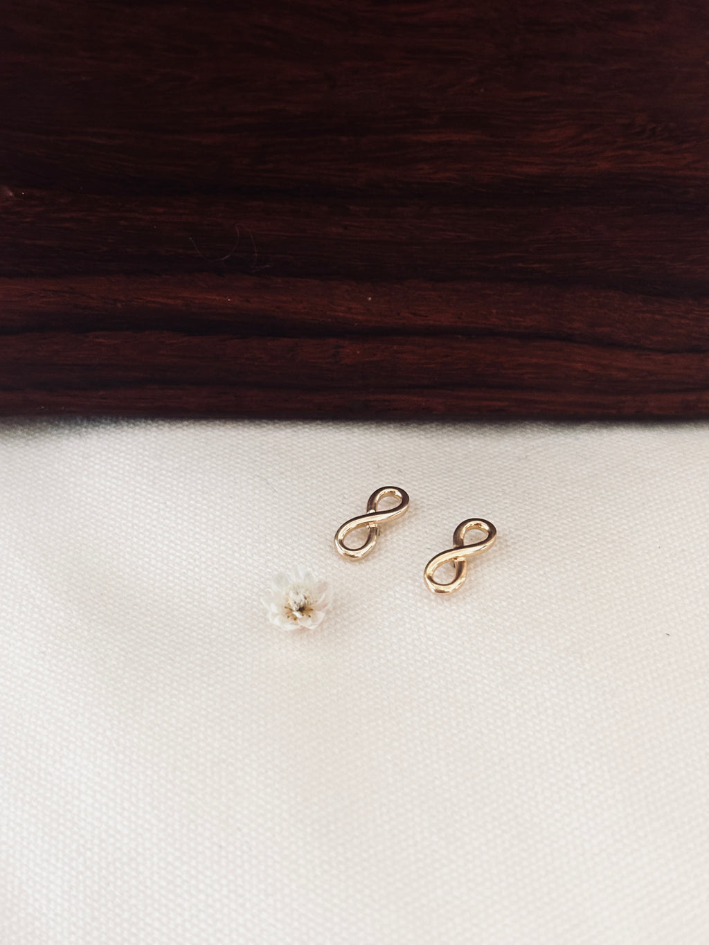 Boucles d'Oreilles Puces Infini Callie Plaqué Or